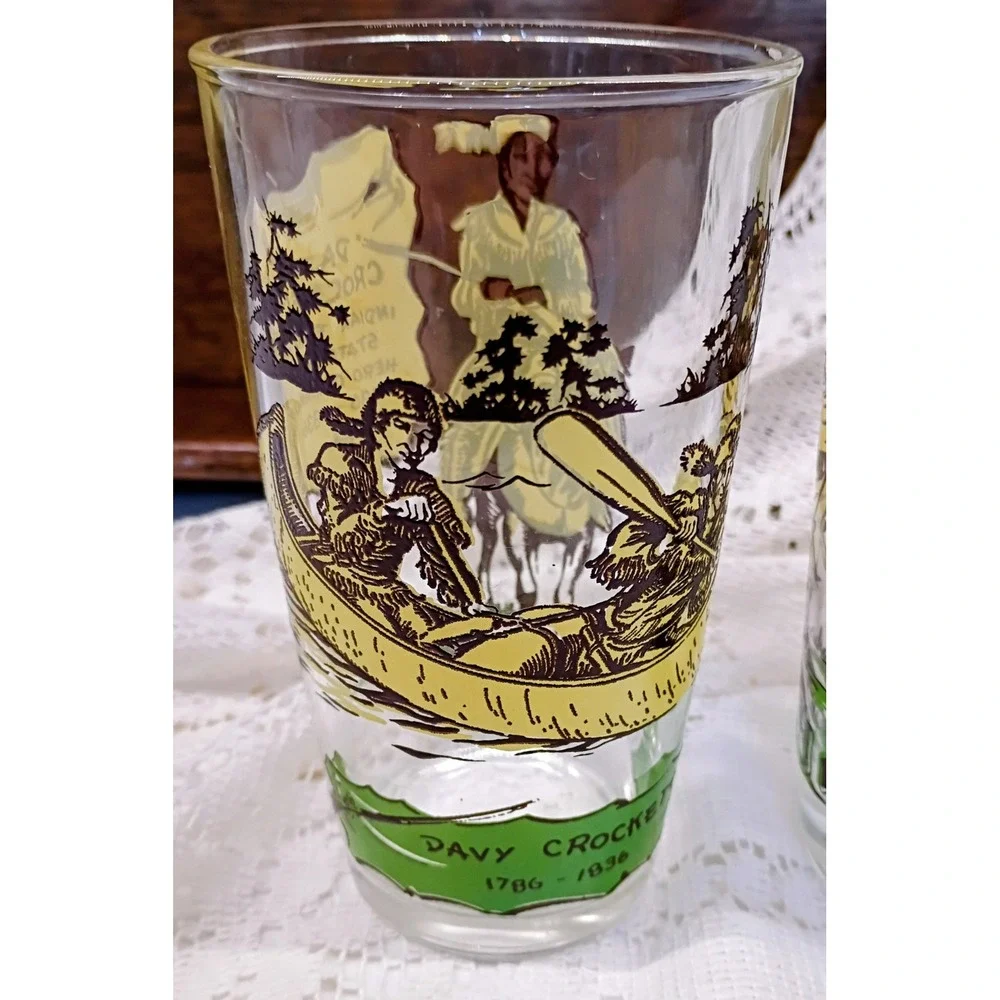 Vintage Davy Crockett Glass Set Indian Fighter Hero of Alamo Bear Canoe 2pc